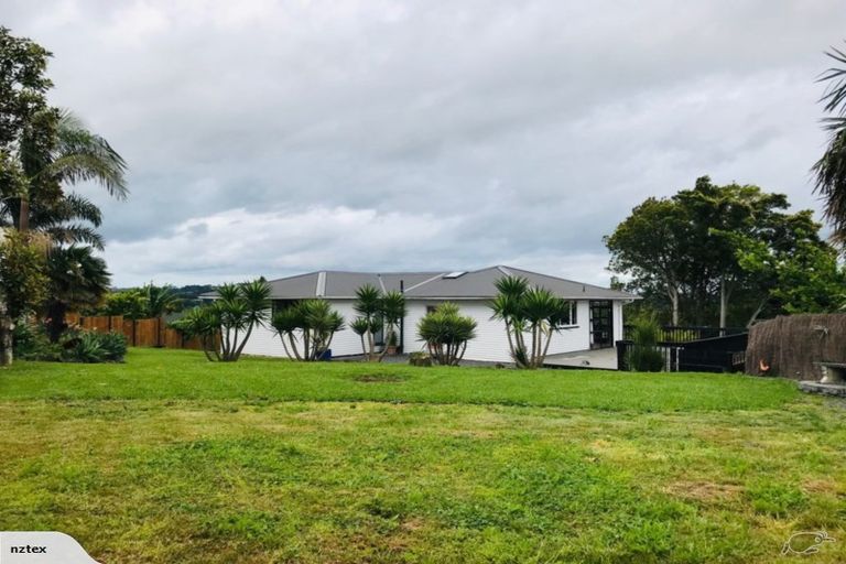 Photo of property in 35 Ranui Avenue, Ranui, Auckland, 0612