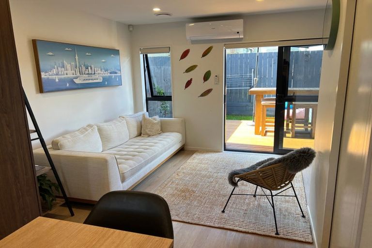 Photo of property in 5/72 Tiraumea Drive, Pakuranga, Auckland, 2010