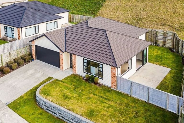 Photo of property in 72 Staithes Drive North, Whitby, Porirua, 5024