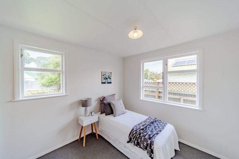 Photo of property in 12 Constable Crescent, Onekawa, Napier, 4110