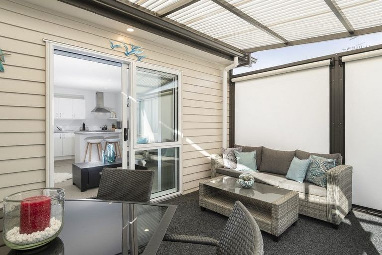 Photo of property in 11 Kamahi Crescent, Papamoa Beach, Papamoa, 3118