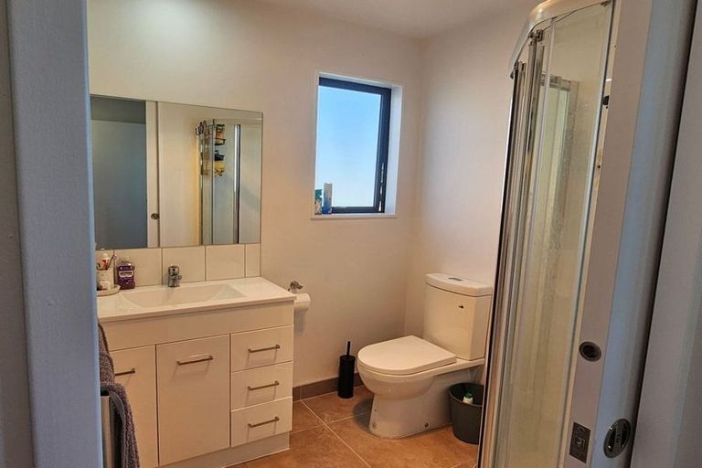 Photo of property in 12 Eileen Newey Place, Henderson, Auckland, 0612