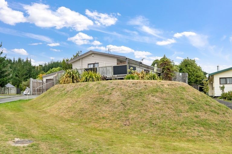 Photo of property in 46 Norana Road, Timberlea, Upper Hutt, 5018