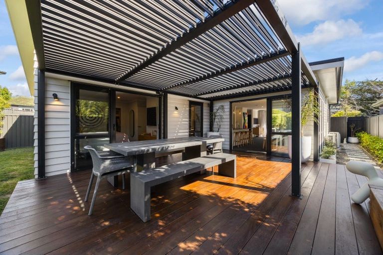 Photo of property in 10 Pateke Drive, Kenepuru, Porirua, 5022