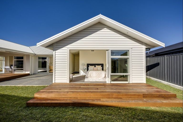 Photo of property in 18 Rich Rise, Havelock North, 4130