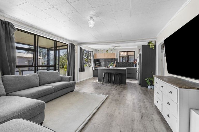 Photo of property in 21 Strange Street, Waitara, 4320