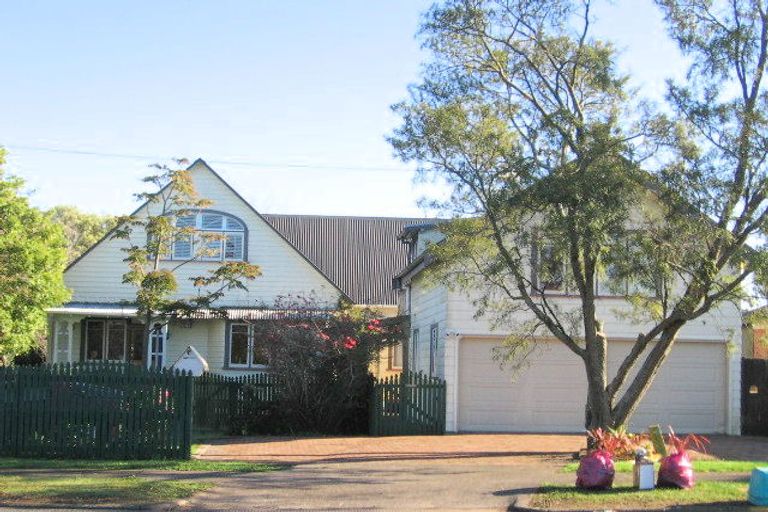 Photo of property in 106 Clevedon Road, Papakura, 2110