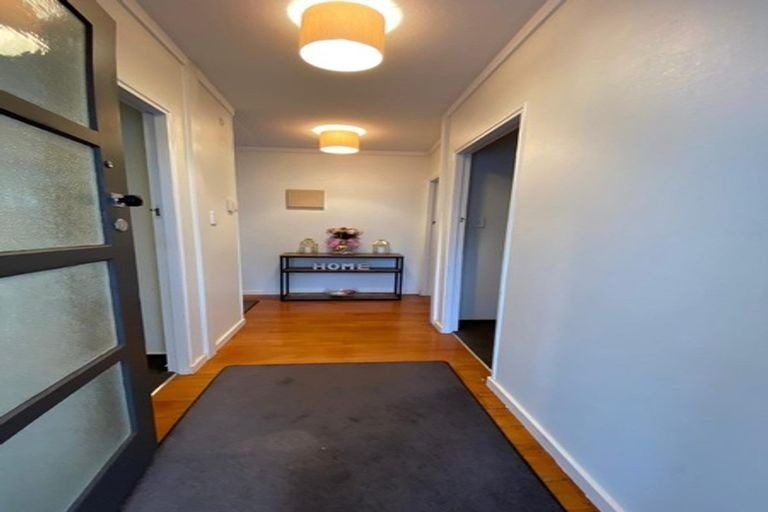 Photo of property in 33 Birdwood Avenue, Papatoetoe, Auckland, 2025