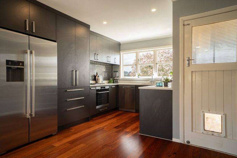 Photo of property in 10a Larsen Crescent, Tawa, Wellington, 5028