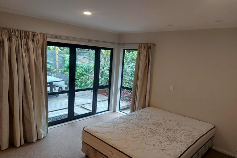 Photo of property in 15 Wainoni Heights, Greenhithe, Auckland, 0632