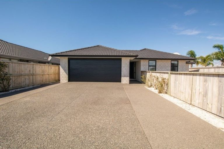 Photo of property in 9 Kamahi Crescent, Papamoa Beach, Papamoa, 3118