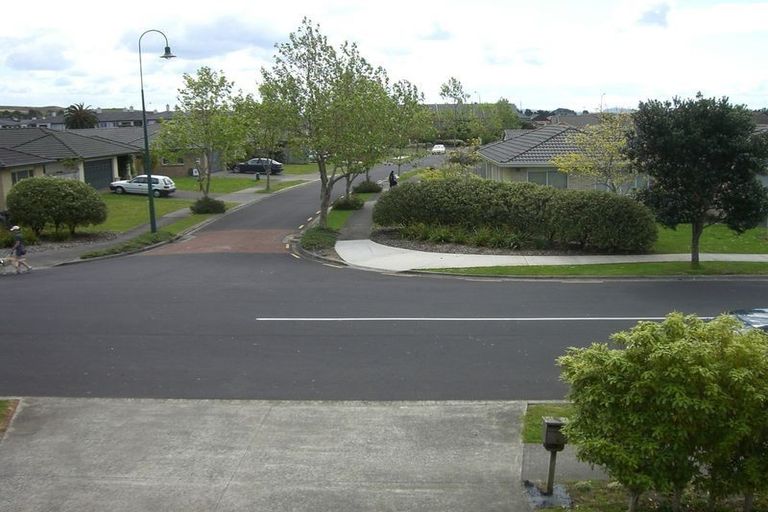 Photo of property in 10/2 Armoy Drive, East Tamaki, Auckland, 2016