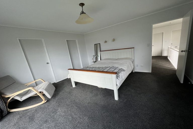 Photo of property in 11 Kinnel Grove, Papakowhai, Porirua, 5024