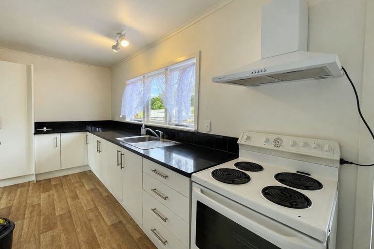 Photo of property in 43 Hallberry Road, Mangere East, Auckland, 2024