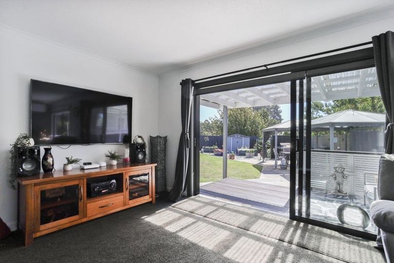 Photo of property in 17 Colac Street, Avondale, Christchurch, 8061