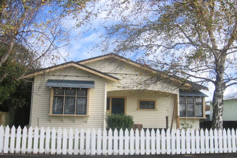 Photo of property in 94 Shamrock Street, Takaro, Palmerston North, 4412
