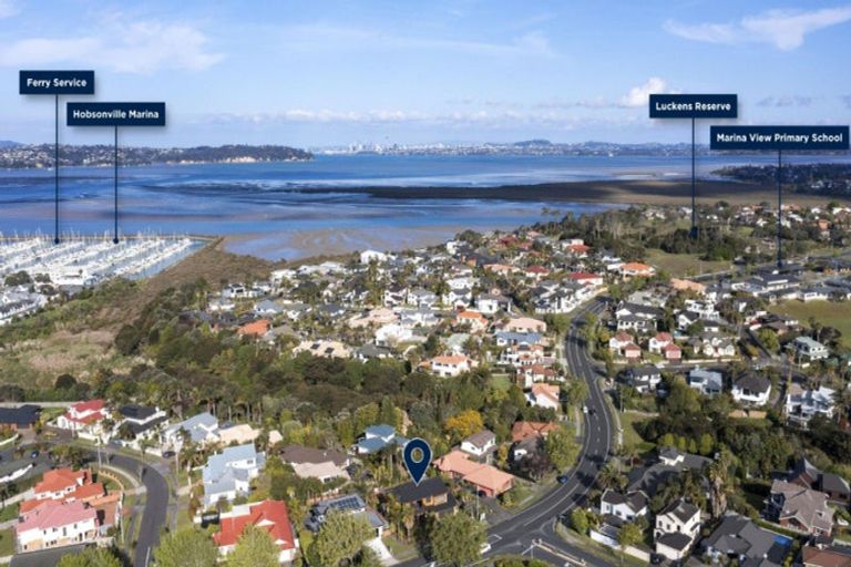 Photo of property in 54 Marina View Drive, West Harbour, Auckland, 0618