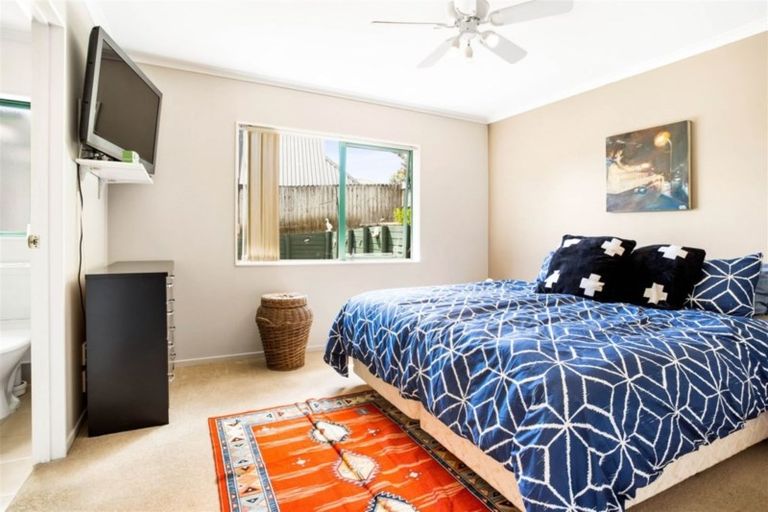 Photo of property in 9 Toledo Avenue, Henderson, Auckland, 0612