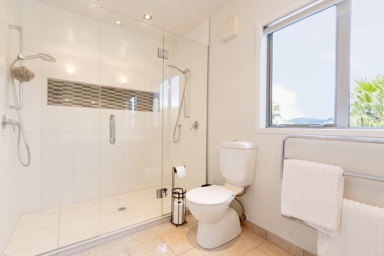 Photo of property in 8 Metzenthin Close, Raumati South, Paraparaumu, 5032