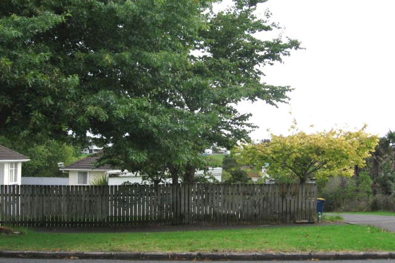 Photo of property in 81 Woodglen Road, Glen Eden, Auckland, 0602