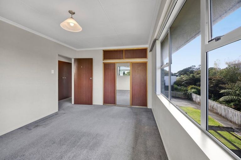 Photo of property in 17 Frankley Road, Westown, New Plymouth, 4310