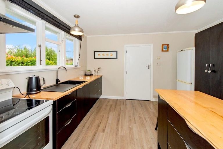 Photo of property in 16 Taumutu Road, Southbridge, 7602