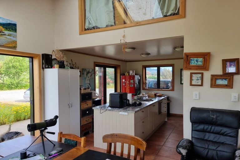 Photo of property in 72 Hotham Street, Murchison, 7007