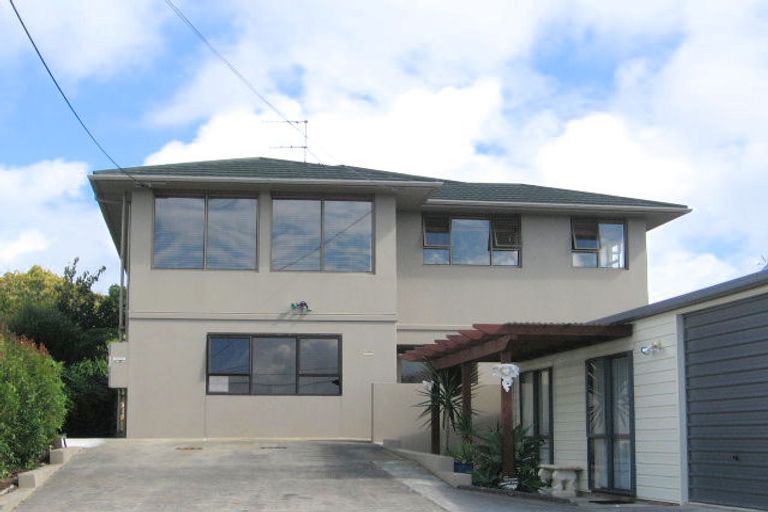 Photo of property in 834 East Coast Road, Oteha, Auckland, 0630