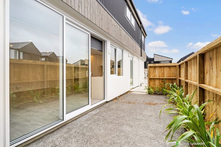 Photo of property in 10/6 Bushland Grove, Paparangi, Wellington, 6037