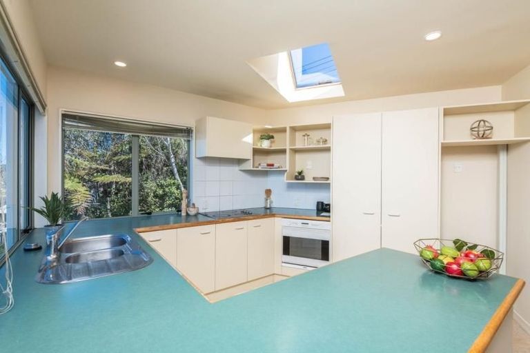 Photo of property in 103a Jubilee Road, Khandallah, Wellington, 6035