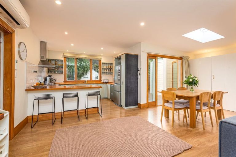 Photo of property in 4 Ripon Street, Lyttelton, 8082