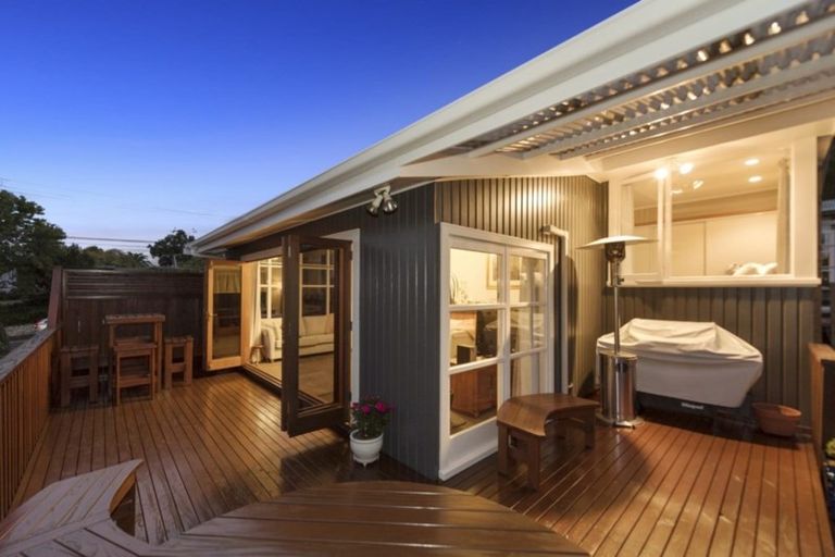 Photo of property in 32 Carey Street, Maeroa, Hamilton, 3200