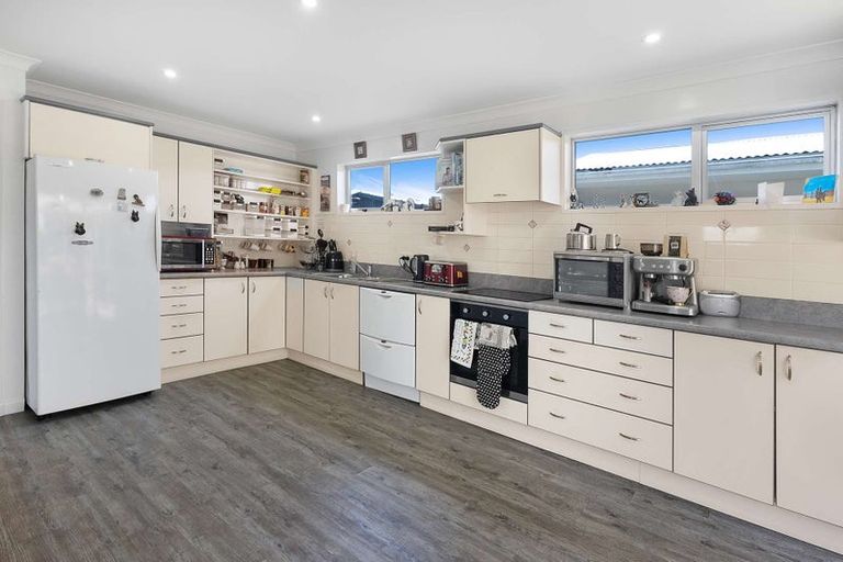 Photo of property in 37 Flemington Avenue, North New Brighton, Christchurch, 8083