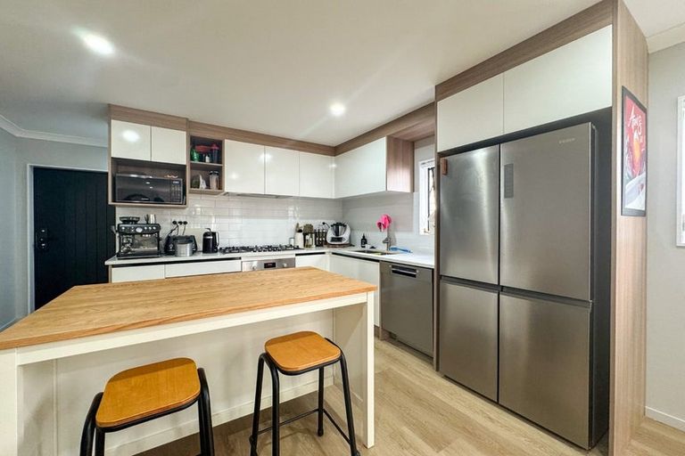 Photo of property in 9c Sari Place, Massey, Auckland, 0614