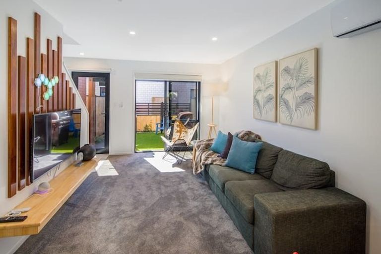 Photo of property in 4/12 Biddle Crescent, Taita, Lower Hutt, 5011