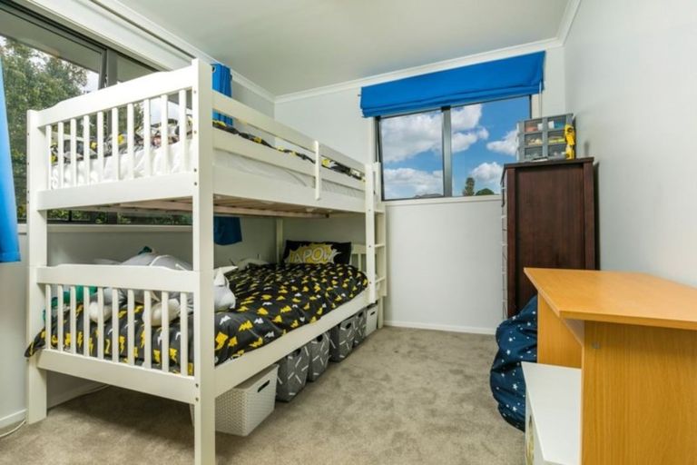 Photo of property in 10 Greenbough Lane, Greenhithe, Auckland, 0632