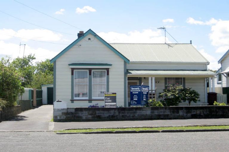 Photo of property in 80 Niblett Street, Whanganui, 4500