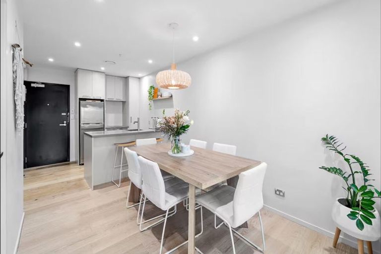 Photo of property in Queen's Residences, 201/8 Airedale Street, Auckland Central, Auckland, 1010
