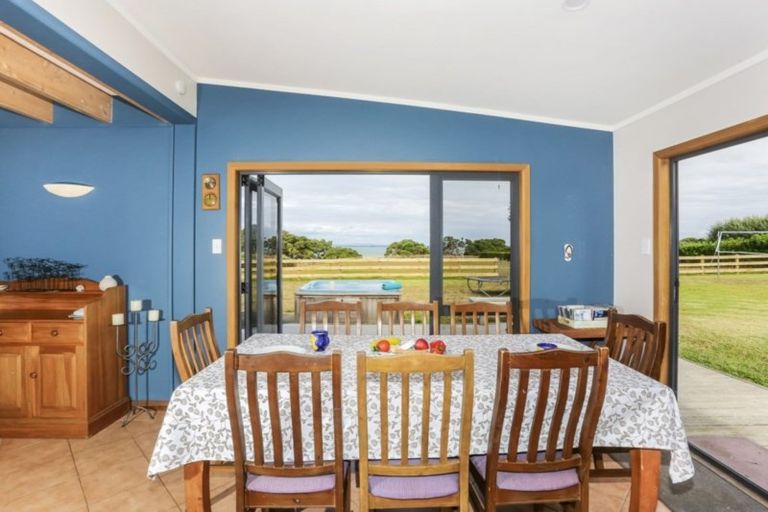 Photo of property in 37 Greenock Drive, Manukau Heads, Waiuku, 2684