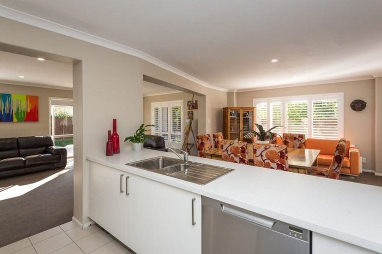 Photo of property in 2 Seclusion Lane, Parklands, Christchurch, 8083