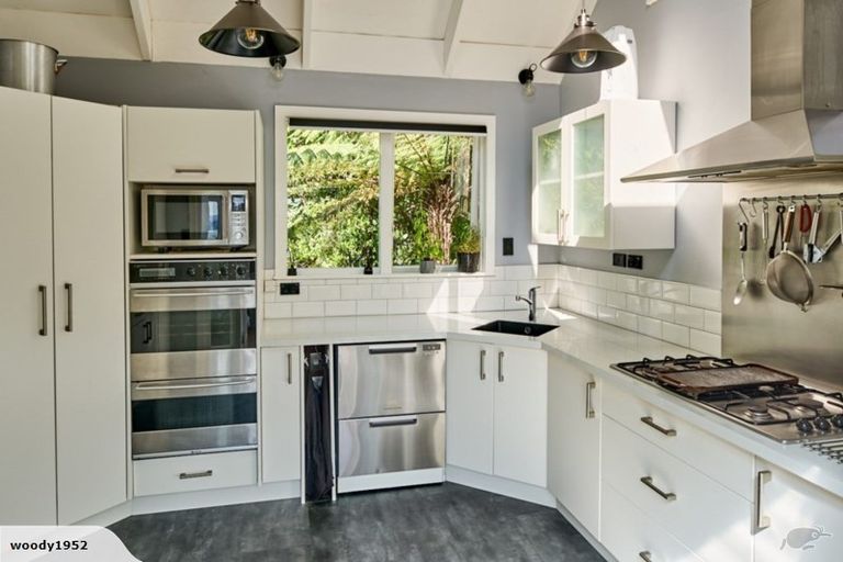 Photo of property in 55 Rona Street, Eastbourne, Lower Hutt, 5013