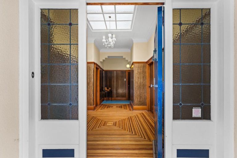 Photo of property in 11 Thompson Road, Bluff Hill, Napier, 4110