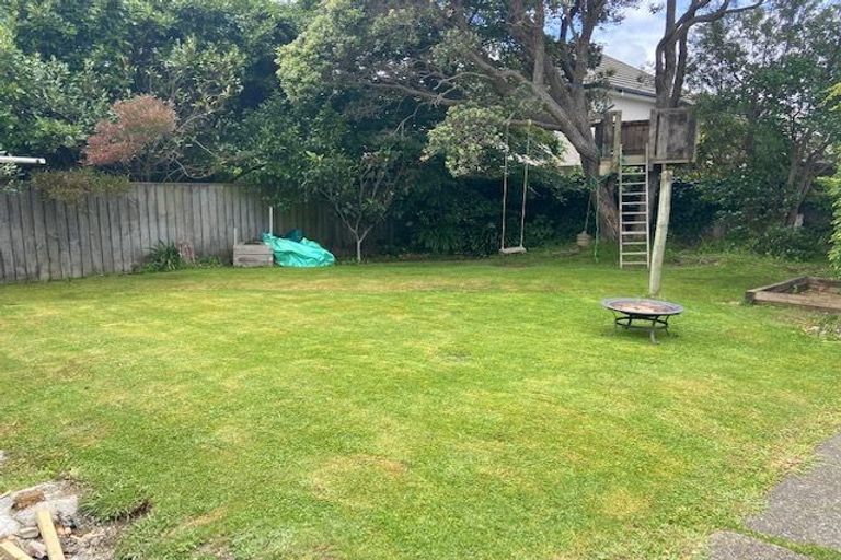 Photo of property in 32 Totara Crescent, Woburn, Lower Hutt, 5010