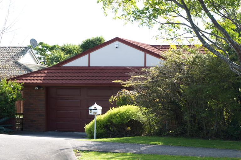 Photo of property in 1/30 Carriage Close, Northpark, Auckland, 2013