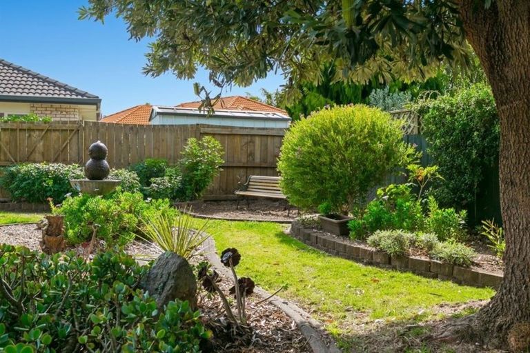 Photo of property in 7 Mcleod Place, Papamoa Beach, Papamoa, 3118