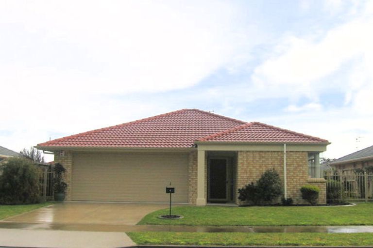 Photo of property in 4 Grevillea Place, Melville, Hamilton, 3206