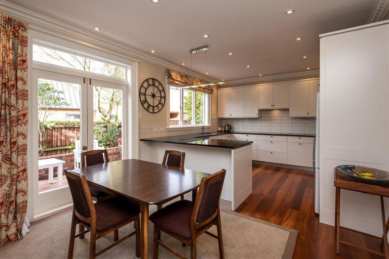 Photo of property in Chilcombe Homestead, 4 Medbury Terrace, Fendalton, Christchurch, 8041