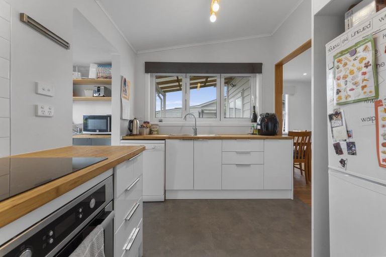 Photo of property in 7 Atkinson Street, Woodville, 4920