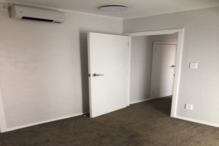 Photo of property in 130 Great South Road, Takanini, 2112