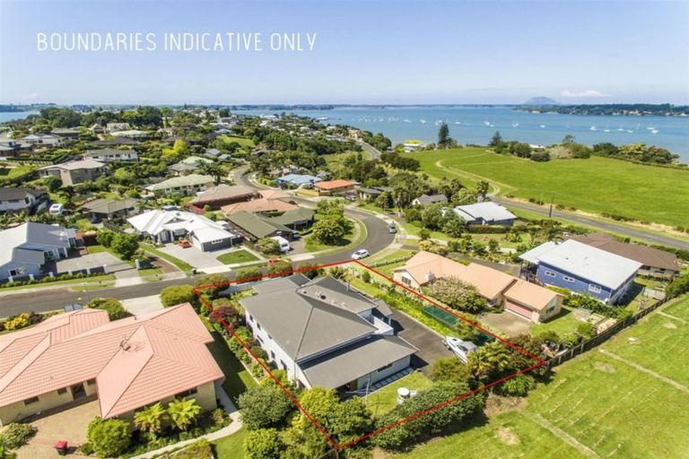 Photo of property in 8 Owen Place, Omokoroa, 3114